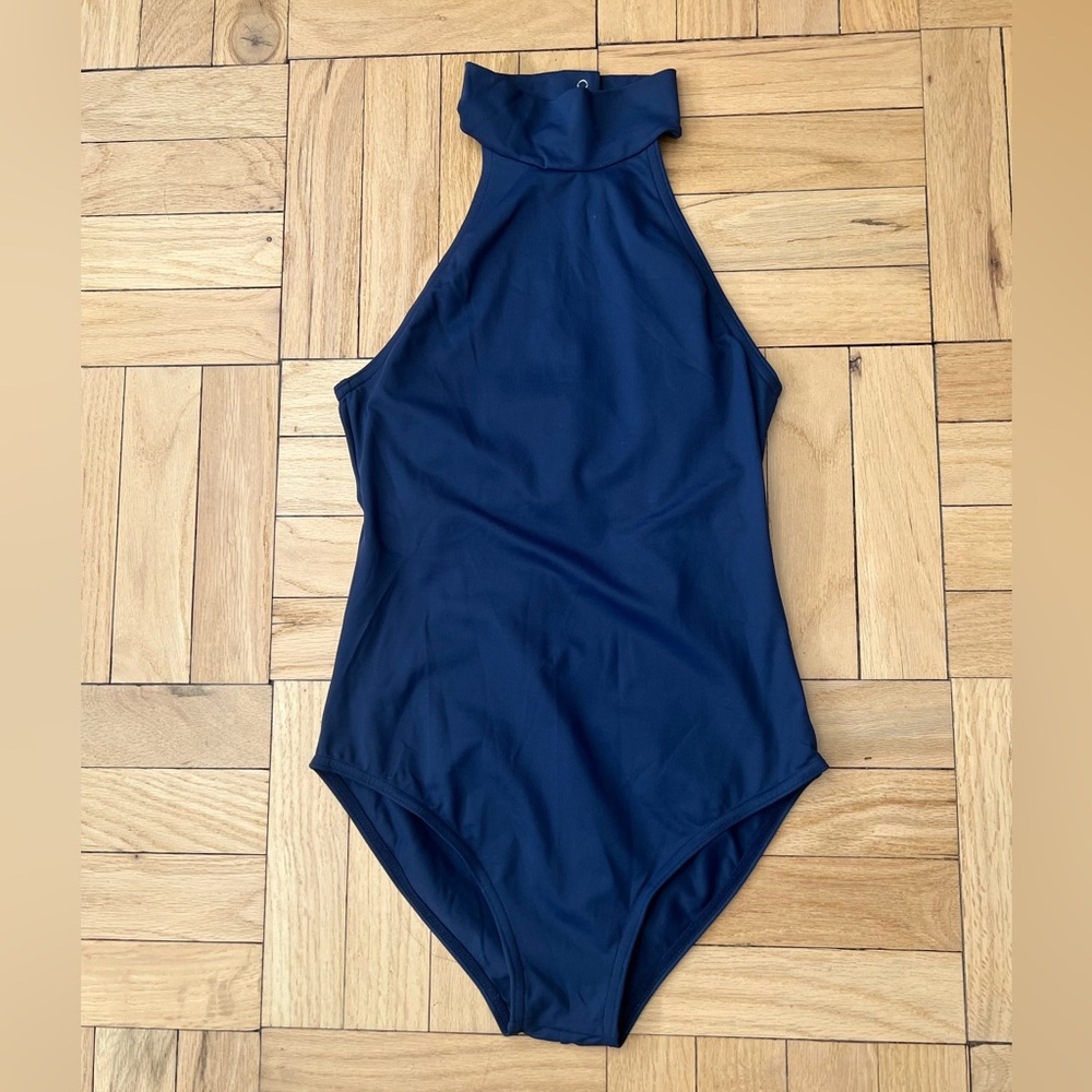 Bloch Blue Women’s Leotard. Size S. Ideal for dancing and activewear.
